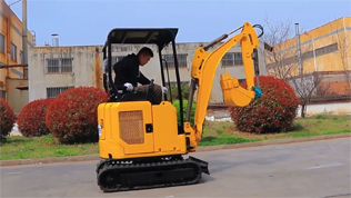 KV20小型挖掘機操作視頻